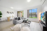 Lovely 4BR Austral Retreat Close to Station For 10 Guests - Villas