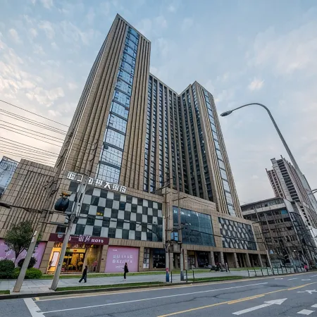 Xiaoman Homestay (Wu Yi Square IFS)
