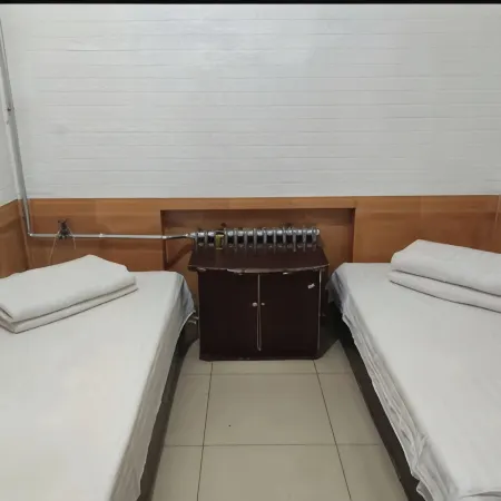 Huan County Wenyuge Guesthouse