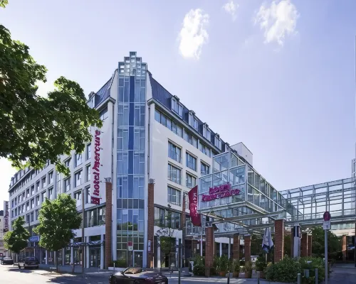 Mercure Hotel Berlin Tempelhof Отели рядом с достопримечательностью «Конференц-центр COLONIA NOVA»