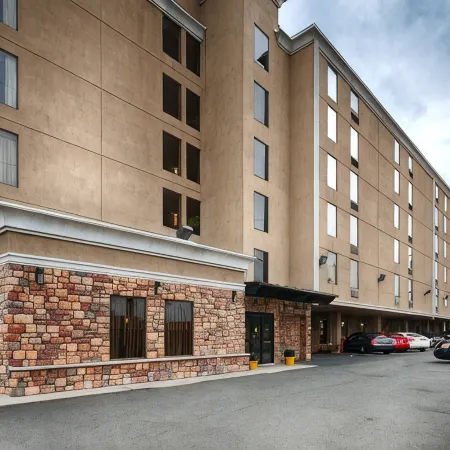 Best Western Plus Newark Airport West
