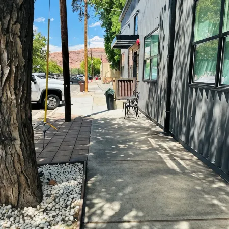 One block to Moab shops and restaurants closest condos to downtown