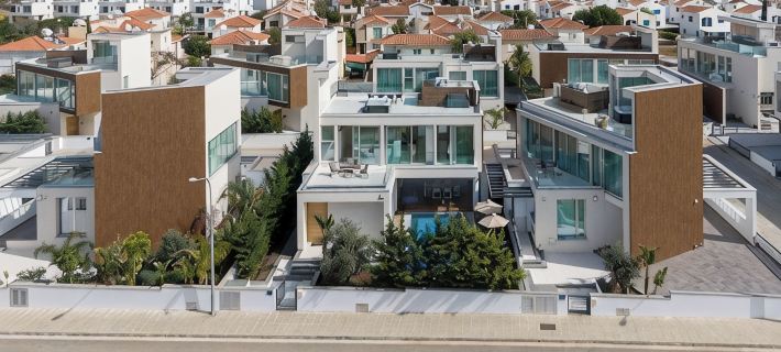 Seaview Luxury Villa Jacuzzi & Pool! 2 Min Beach Hotels in Paralimni