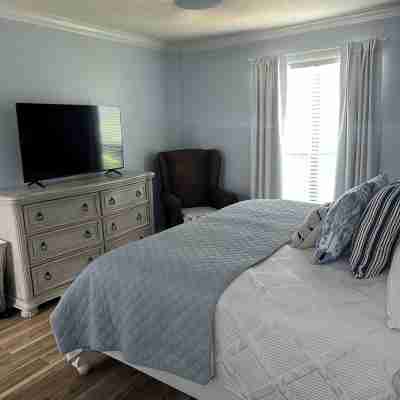 BLUE HAVEN cozy 2-bedroom 2-bth condo @ ISLAND RETREAT St. Simons Island Rooms