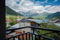 Hotel Mestia Inn - Bergblick