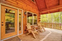 Hannah's Hideaway cabin at Trickle Creek - Hot Tub
