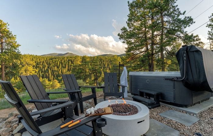 Downtown Bailey Mountain Escape with Sauna, Hot tub and Designated Game Room
