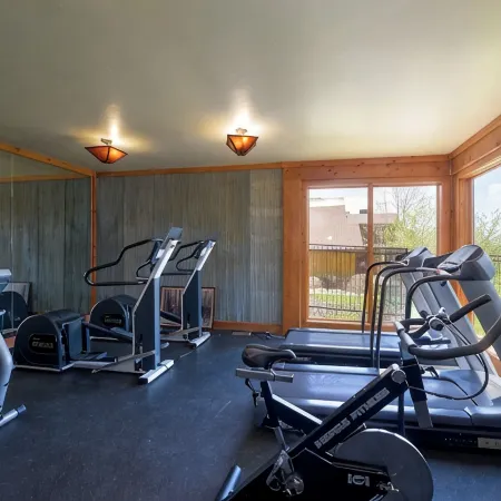 Mountain Adventure Getaway- Cozy 2-room condo in Eden with WiFi and washer/dryer