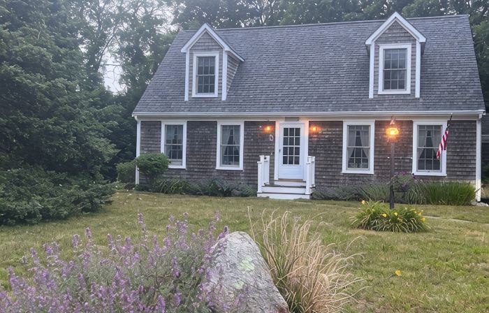 Vineyard Haven Oasis!