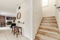 Wall Street Retreat - Modern , Luxury, Near Beach! - 3-Star