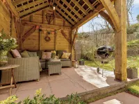 Hatterrall Barn - Luxury Barn Conversion With Hot Tub, Garden and Mountain Views - 4-stjärniga