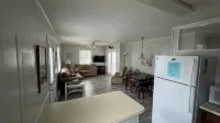 Charming 3-bedroom Cottage, 2 block Walk to the  Beach