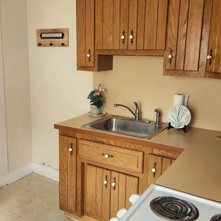 Upper floor of charming 2 story house in central Hawley with WiFi