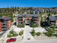 Big White Ski In Ski Out Condo with brand new hot tub!