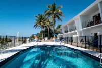 Charming 1-bedroom, beachfront condo in marvelous Longboat Key - Pools