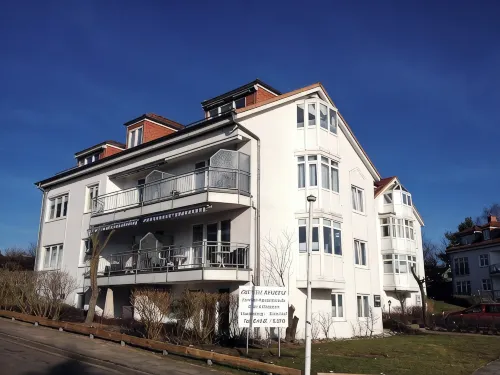 TOP HOLIDAY APARTMENT 65 SQM WITH 2 BEDROOMS, WLAN, balcony - Homestays