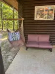 Adorable Log Cabin on Back Country Road with Peace, Quiet, All Amenities of Home - Hytter
