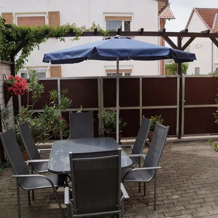 NEW since January 2015: Apartment with a sunny courtyard, garden and pool