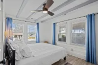 Oceanside Haven:- Home Steps to Beach w/ Massive 2 Story Deck & Hot Tub! - Jacuzzi
