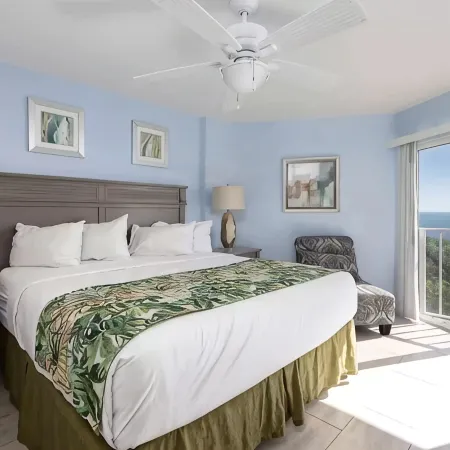 Castaway Key - Oceanfront Condo with Double Balconies & Marina Access