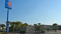 Motel 6 彭薩科拉，佛羅里達州 - 機場西
