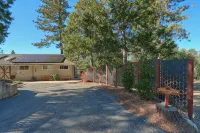 Sierra National Forest & Yosemite Estate + Orchard Retreat - 3つ星
