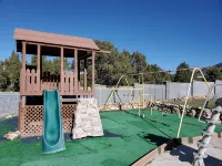 Gorgeous 8-Bedroom Mansion with Private Pool in Cedar City - บังกะโล