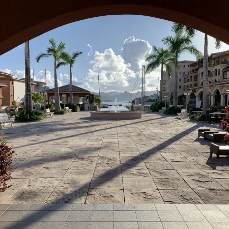 Luxurious Porto Cupecoy