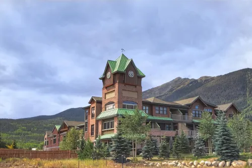 Private Hot Tub, Walk to Main St, Close to Ski Resorts, Incredible Views