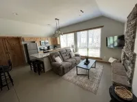 Charming 2-bedroom cabin with WiFi in brilliant Winston-Salem - 샬레 호텔