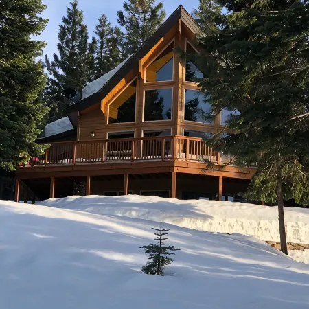 Large Luxury Cedar Home in the Forest at Lake Davis near golf courses - 3NightM