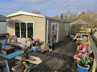 Prachtig Ruim Chalet Aan de Noordhollandse Kust Compleet Voor 5 Personen. - Feriehus