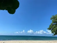 3 Bedrooms Apt. close to main beaches/ attractions