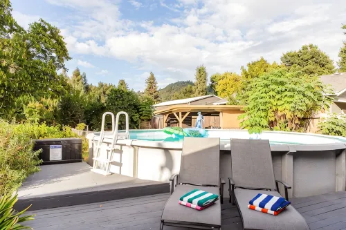 6Beds 3Bath - Pool, Hot Tub, Pets Welcome, Fire Pit- 1mi to Downtown