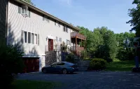 Beautiful Saugerties Rental -Pool, Fire Pit, Close to Hits, Hiking, Festivals