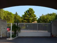 Apartment with pool, 300m beaches Tahiti, Moorea, Ramatuelle, St-Tropez. Ξενοδοχεία στην πόλη Ramatuelle