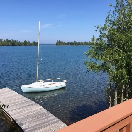 Waterfront 2 Br Cottage In Copper Harbor With Private Dock