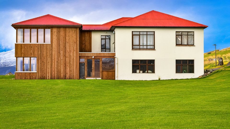 Spacious, luxurious house with a lot of natural wood