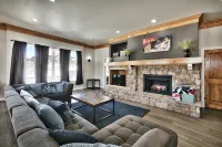 Eden Mountain Home - 7 Bedrooms on Three Floors
