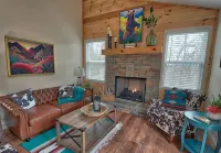 Charming 2-bedroom house with WiFi, AC nestled in the mountains of clayton - 3-Star