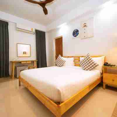 Beach Breeze and Spa Rooms