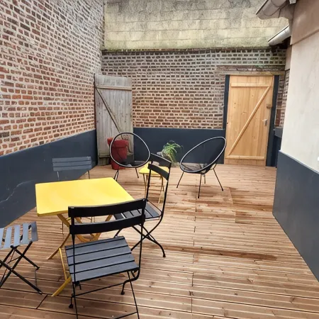 En Hypercentre, au Calme, Avec Cour Privative Aménagée, Appartement Rénové