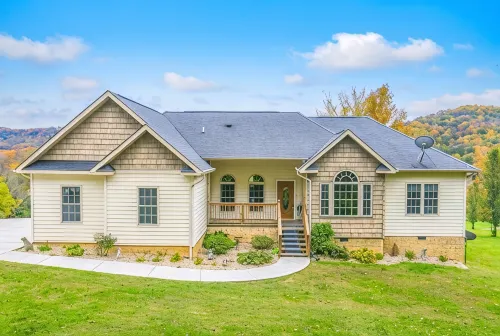 MOUNTAIN CABIN IN EAST TENNESSE