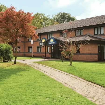 Days Inn by Wyndham Warwick North M40
