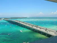 Beach Boating Paradise-Heated Pool,2 King Suites,90ft Dock,Game Room,Bikes,5Star