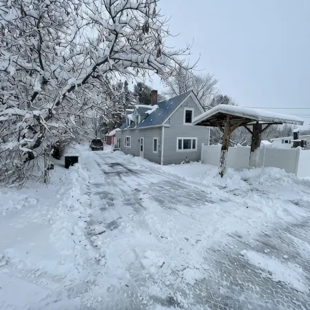 Lovely 4 Br, Hillside Hideaway, Sled Access/ATV