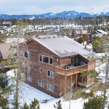 Winter Park Mountain Home/Near Bus Stop/Sleeps 7!!