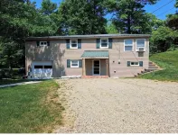 Lake Front Cabin on Seneca Lake.  Come Play in the Lake.Sleeps 8, 5 Beds - Hytter