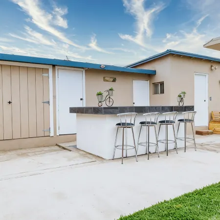 Lovely Casita, Quality Lodging by the Beach.