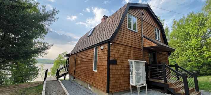 Charming lake front 2-bedroom cottage in serene Alexander with WiFi, AC Hotéis em Washington County